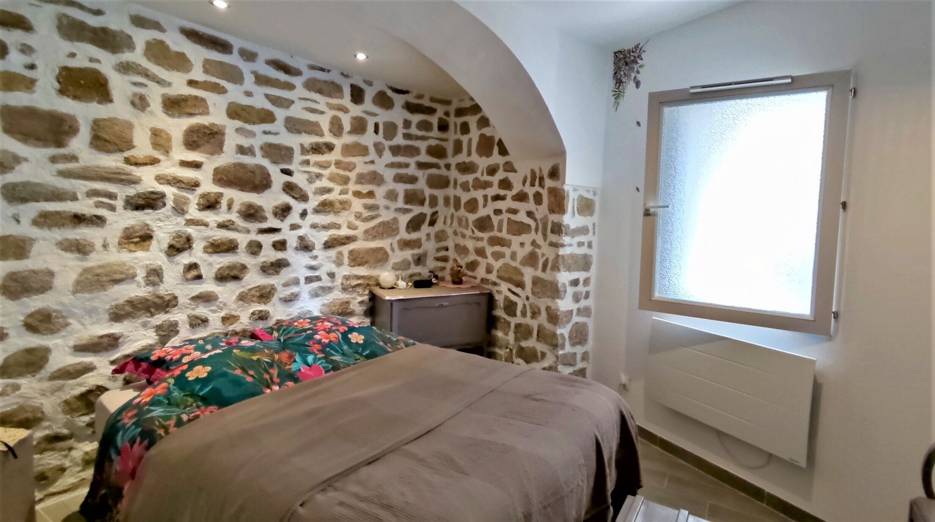 1 slaapkamer, een strijkplank/strijkijzer, reisbedje, gratis wifi