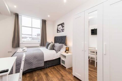 Sublime Stays Webberley Studio 9B Double Bed