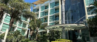 Beautiful air conditioner loft! 7 min from downtown!