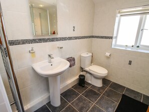 Bathroom - The Coach House At The Gables (Shrewsbury)
