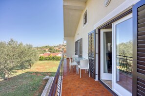 Family House, Multiple Bedrooms, 2 Bathrooms (Pool House Lilly) | Balcony - Pool House Lilly (Visnjan)