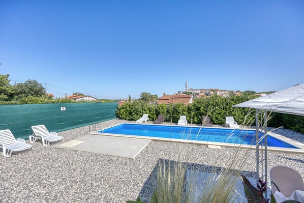 Seasonal outdoor pool