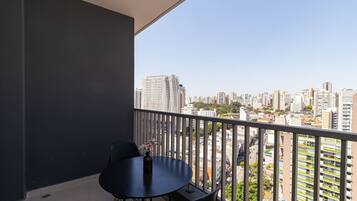 Apartment | Outdoor dining