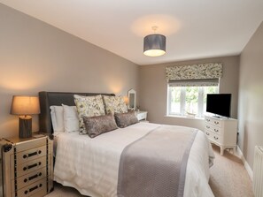 2 bedrooms, individually decorated, individually furnished, free WiFi - Heron's Landing (Whitby)