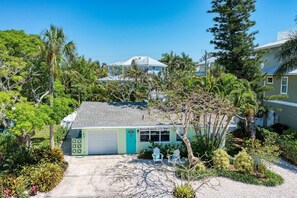 House, 2 Bedrooms | Exterior