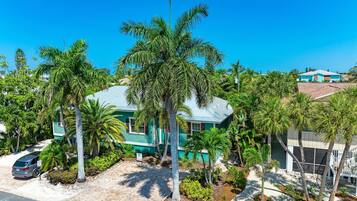 House, 3 Bedrooms | Property grounds