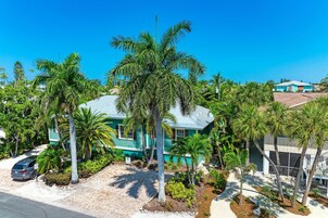 House, 3 Bedrooms | Property grounds