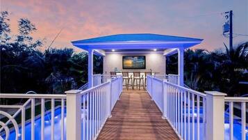 Nhà, 4 phòng ngủ | Ngoại thất