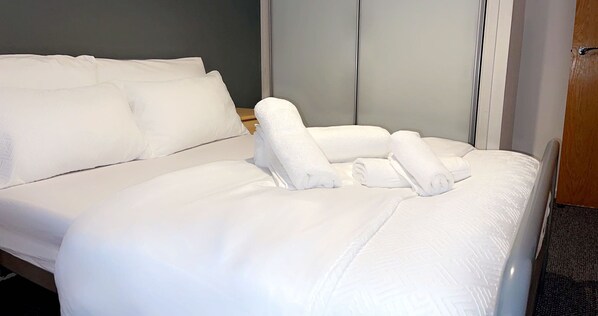 1 bedroom, desk, iron/ironing board, free WiFi