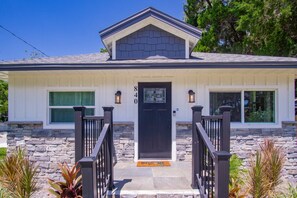 Exterior - Few Blocks to Toronto Blue Jays Training Stadium, Pinellas Trail! Near Causeway! (Dunedin)