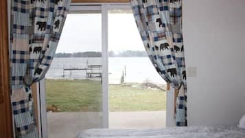 3 多间卧室、办公桌、免费 WiFi、床单