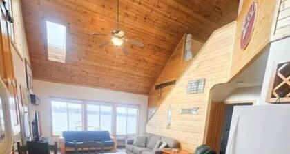 Huber Cottage - Lakefront Cabin w/Dock and Beach