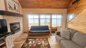 智能电视、壁炉、电脑显示器