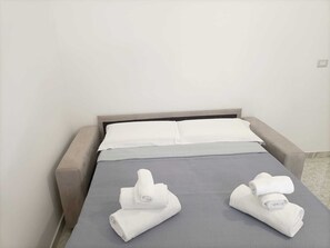 Comfort Apartment | Living area | Flat-screen TV - Newhouse Class (Bari)
