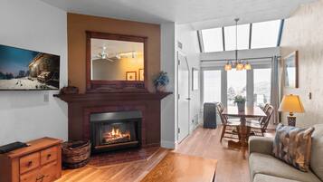 Smart TV, fireplace, DVD player