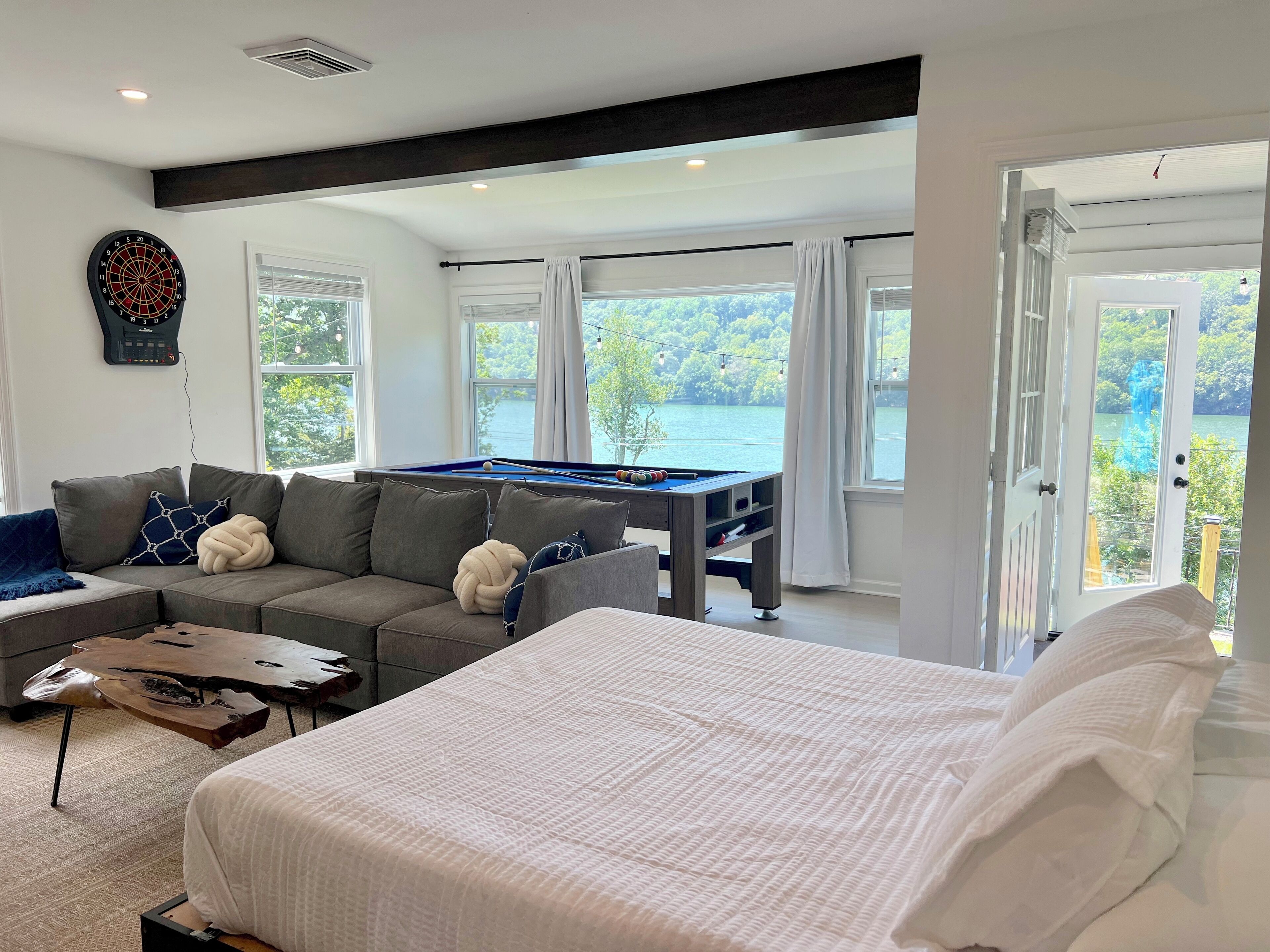 3 Schlafzimmer, Schreibtisch, Bügeleisen/Bügelbrett, Reisekinderbett