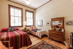 3 dormitorios, escritorio, tabla de planchar con plancha y wifi gratis