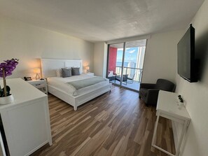 3 bedrooms, desk, iron/ironing board, travel cot