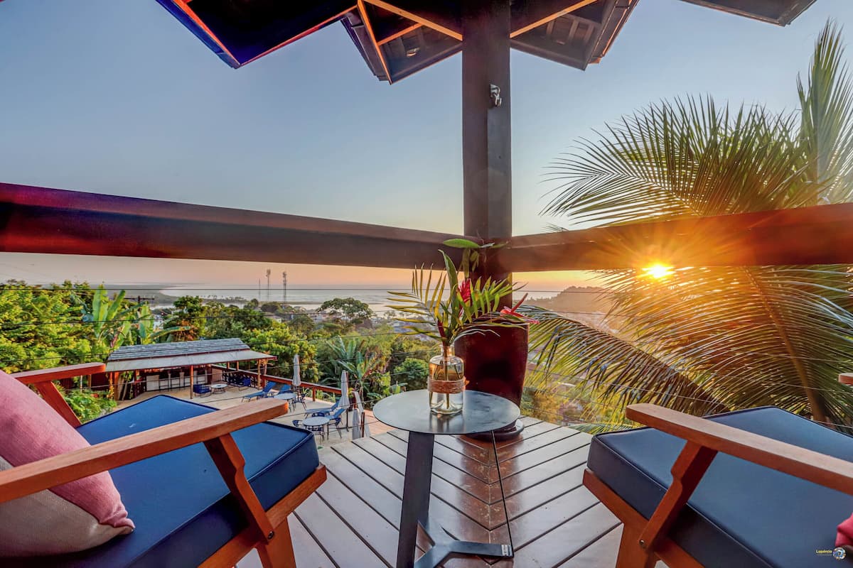 Superior | 1 bedroom, desk, free WiFi, bed sheets