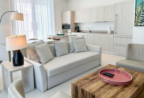 TV - Incredible One Bedroom apartment w Water View (Hollywood Beach)