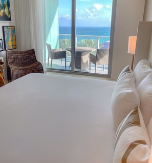 1 室のベッドルーム、デスク、アイロン / アイロン台、旅行用ベビーベッド