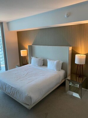 1 Schlafzimmer, Schreibtisch, Bügeleisen/Bügelbrett, Reisekinderbett