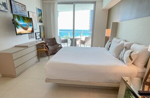 1 غرفة نوم ومكتب ومكواة/لوح كي وسرير سفر