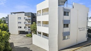 Exterior - Stylish Unit with Water Views (BELLARA)