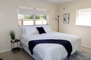 3 camere, una scrivania, ferro/asse da stiro, Wi-Fi gratuito