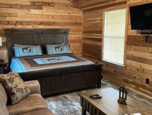 1 bedroom, WiFi - Crooked Creek Ranch Cabin 10 (Hamilton)