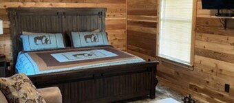 Crooked Creek Ranch Cabin 11