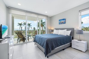 4 bedrooms, iron/ironing board, free WiFi, bed sheets - Luxurious 4 Bedroom Home on Siesta Key, Steps From Siesta Beach! (Siesta Key)