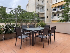 Outdoor dining - Modern & Spacious 3bdr apartment (Athina)
