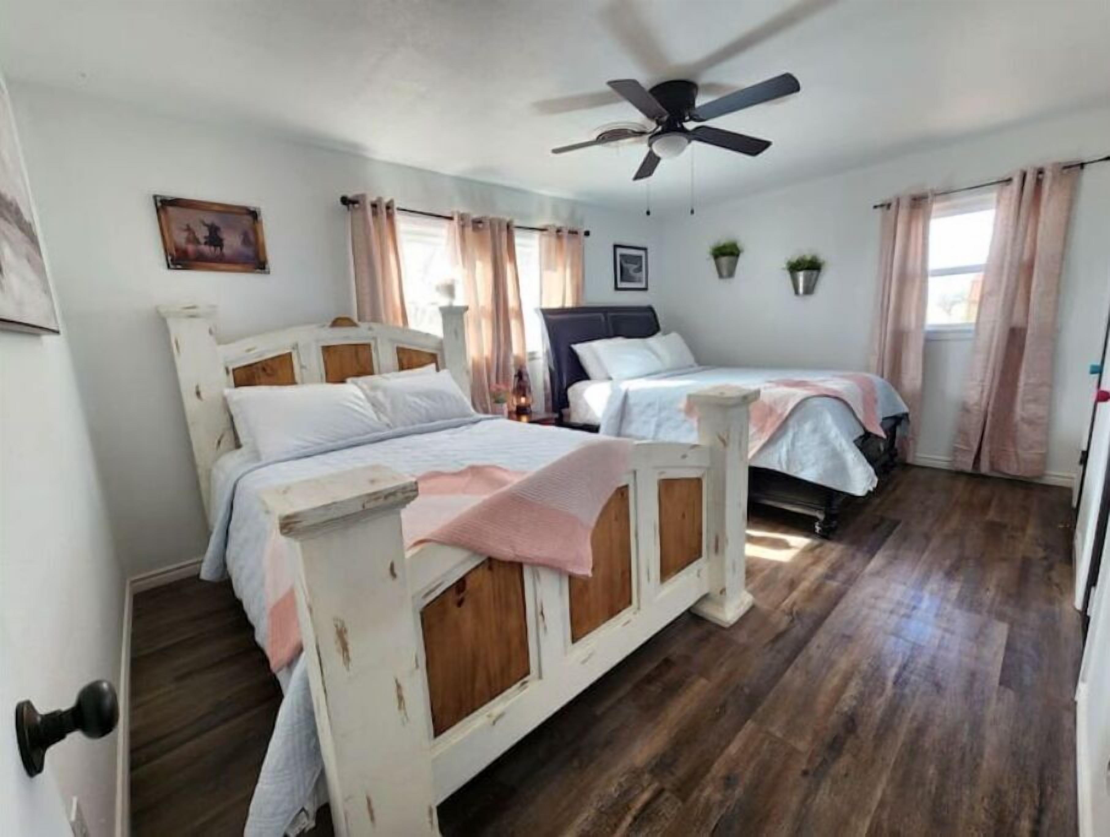 4 chambres, fer et planche à repasser, Wi-Fi, literie fournie