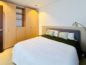 4 chambres, fer et planche à repasser, accès Internet, draps fournis