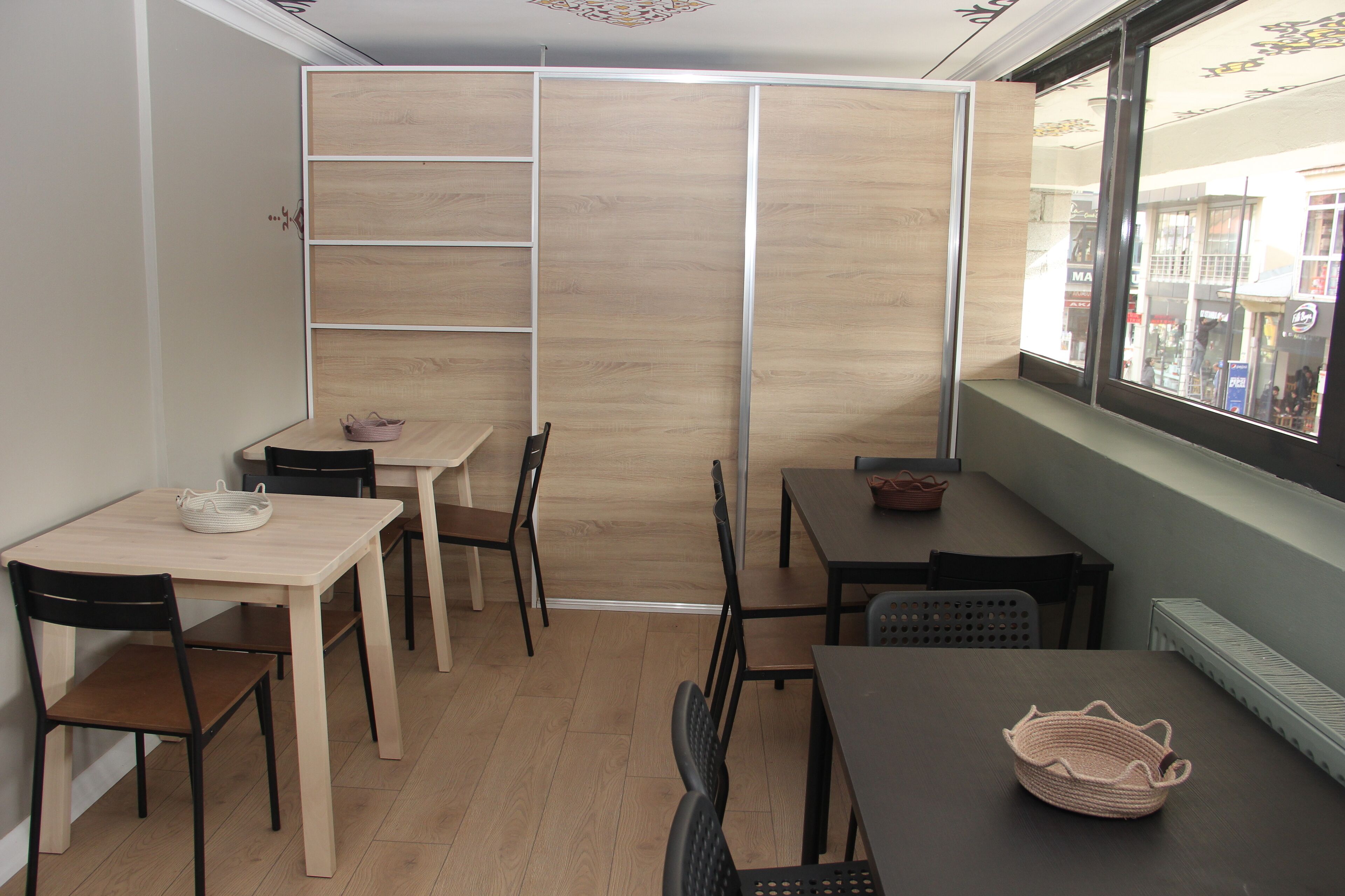 Free daily self-serve breakfast