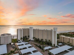 Exterior - Gorgeous 2 Bed 2 Bath Gulf front, just steps to the white powder beach (Siesta Key)