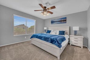 3 habitaciones, tabla de planchar con plancha, wifi y ropa de cama 