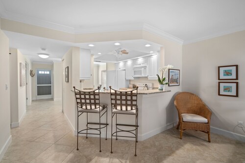 Vanderbilt Beach Condo