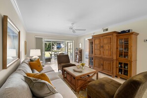 Living area - Vanderbilt Beach Condo (Naples)
