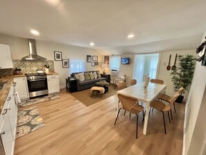 Interior - This Cozy Cottage is located a few minutes from the downtown area and the beach. (Fort Pierce)