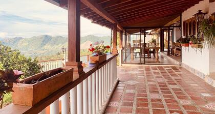 Casa de Campo con Vista Hermosa a las Montañas de Antioquia
