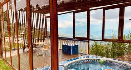 Casa de Campo con Vista Hermosa a las Montañas de Antioquia