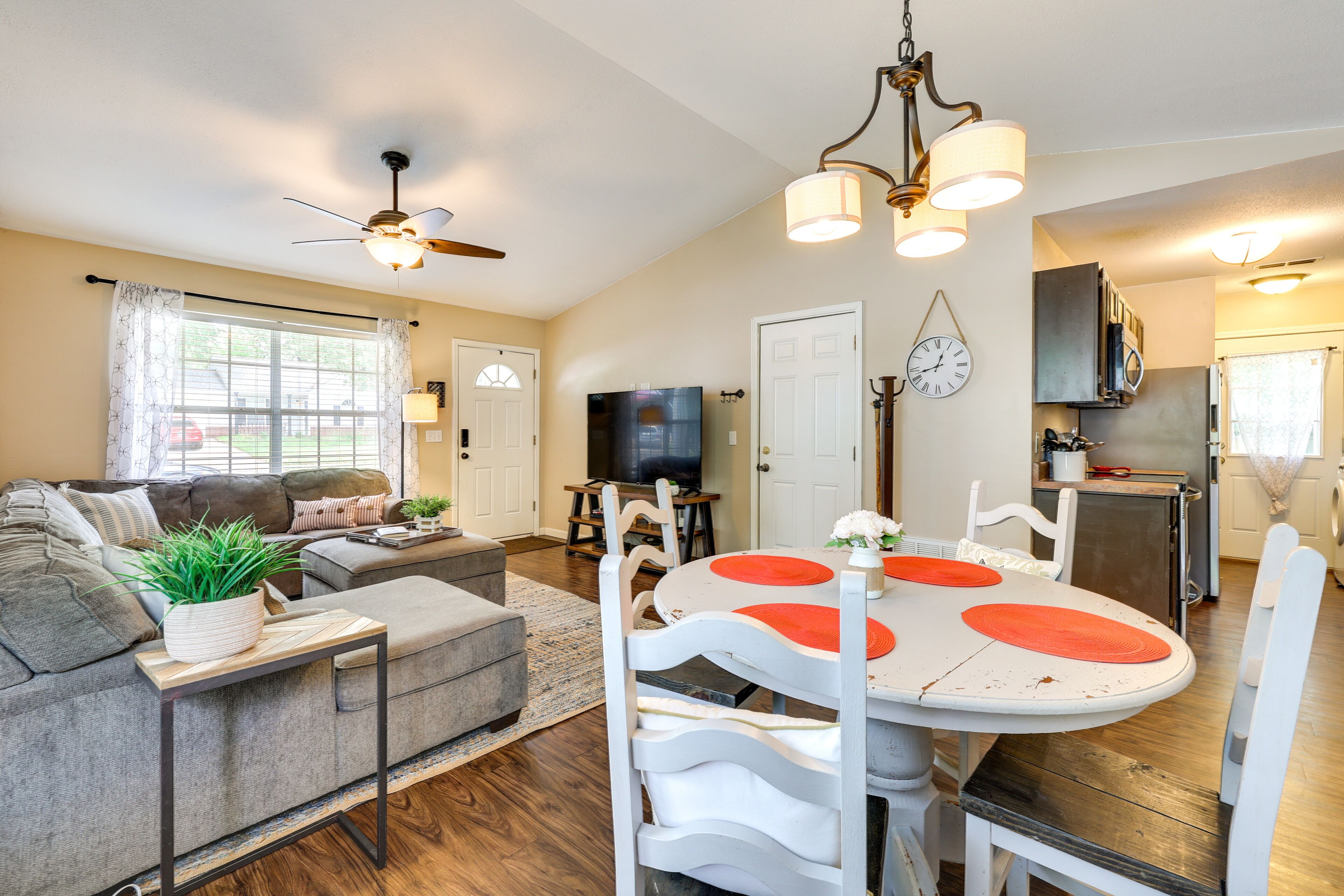 Cozy Fayetteville Vacation Rental Near Campus!