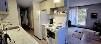 Location! Saskatoon Nutana Broadway charm & comfort