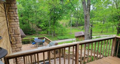 The Bunkhouse- fire pit, waterfall, games, private retreat for the family!