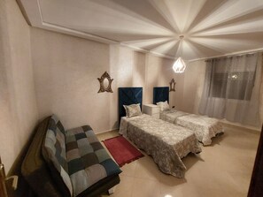 2 間睡房、熨斗/熨衫板、可攜式嬰兒床、免費 Wi-Fi