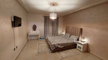 2 bedrooms, iron/ironing board, travel cot, free WiFi