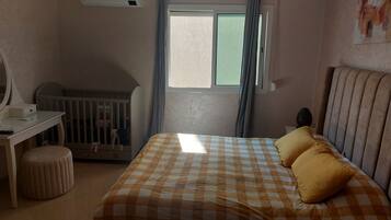 2 Schlafzimmer, Bügeleisen/Bügelbrett, Reisekinderbett, kostenloses WLAN