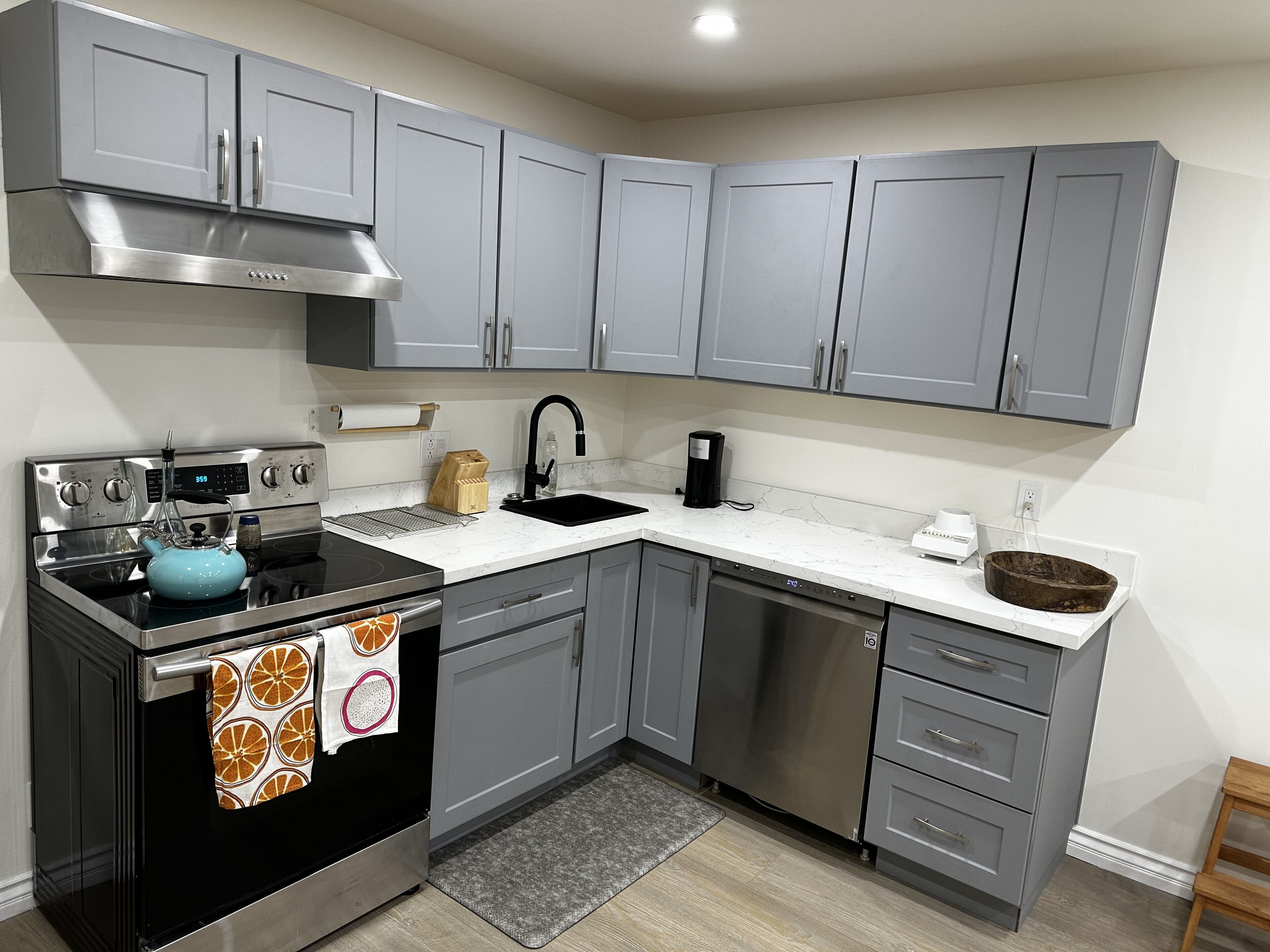 Mikrowelle, Ofen, Herdplatte, Geschirrspüler